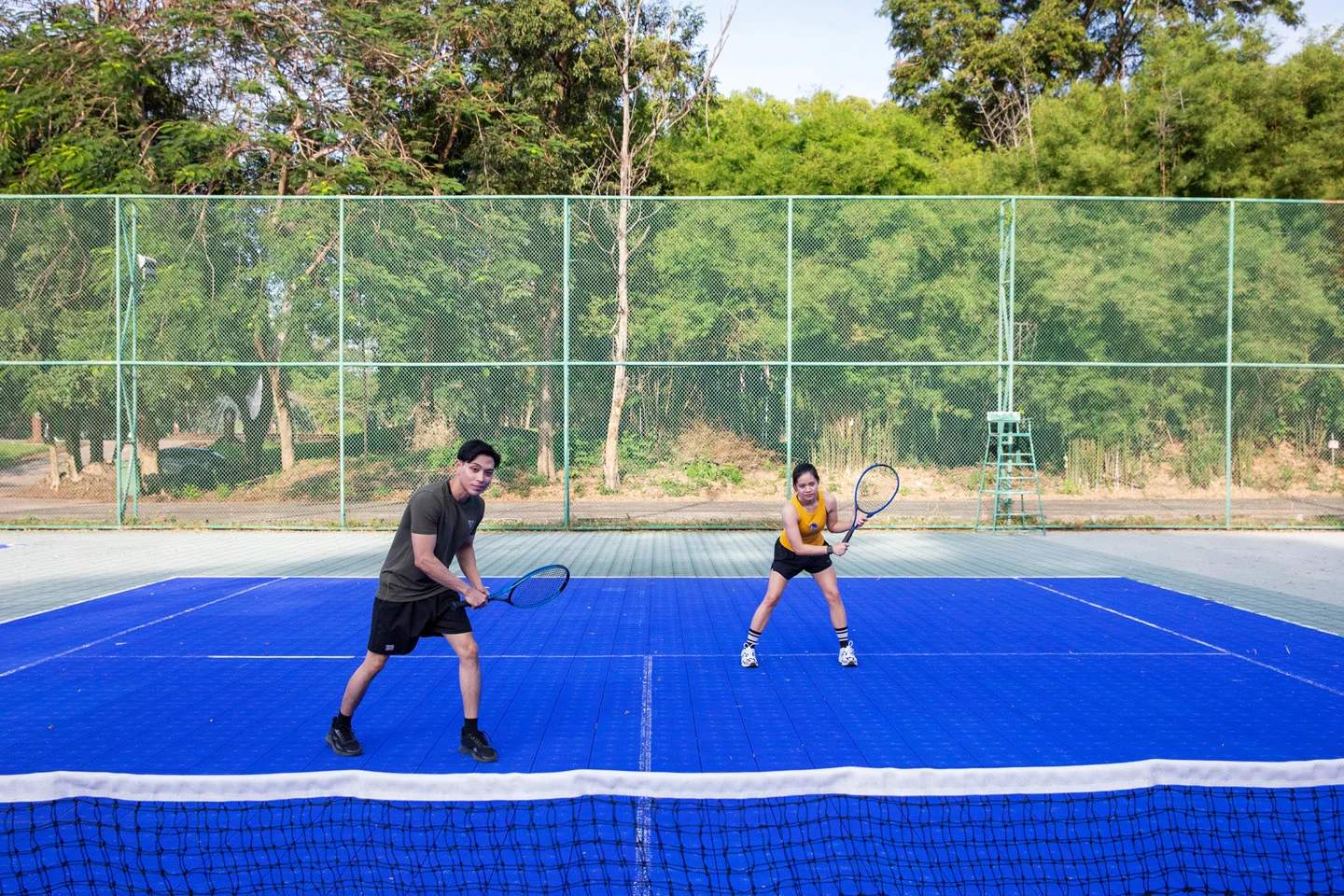 สนามเทนนิส